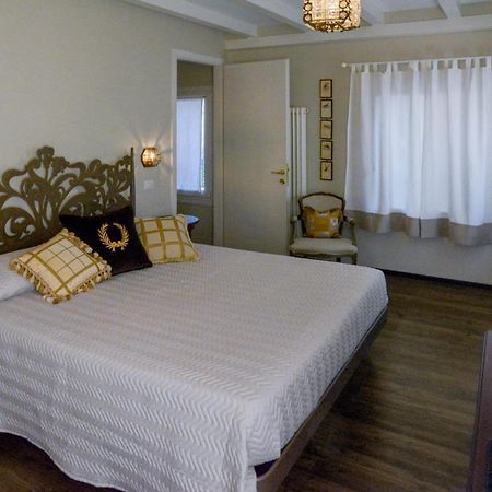 I Torretti Locazione Turistica, Ristorante, Lounge Bar Hotel Азоло Екстериор снимка