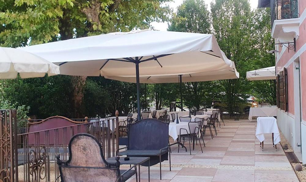 I Torretti Locazione Turistica, Ristorante, Lounge Bar Hotel Азоло Екстериор снимка