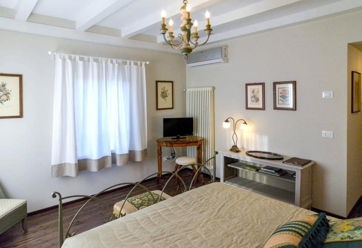 I Torretti Locazione Turistica, Ristorante, Lounge Bar Hotel Азоло Екстериор снимка
