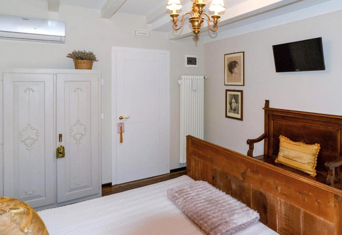 I Torretti Locazione Turistica, Ristorante, Lounge Bar Hotel Азоло Екстериор снимка